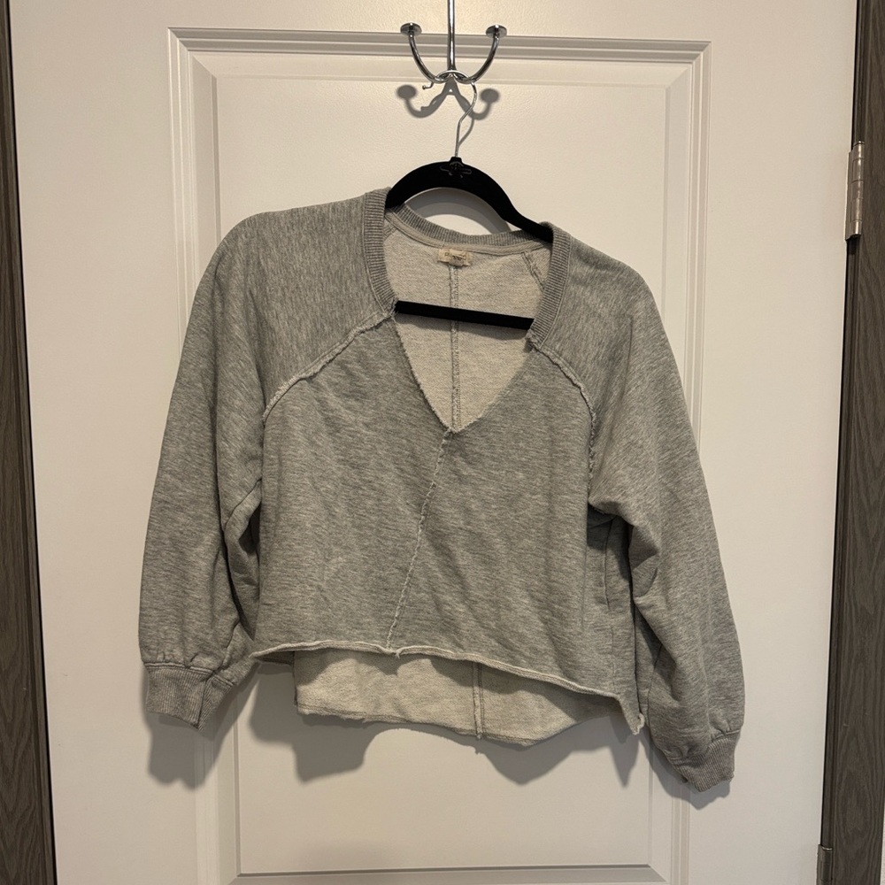 Pilcro by Anthropologie Heather Gray Cropped Sweatshirt. Size XS. #66170.
